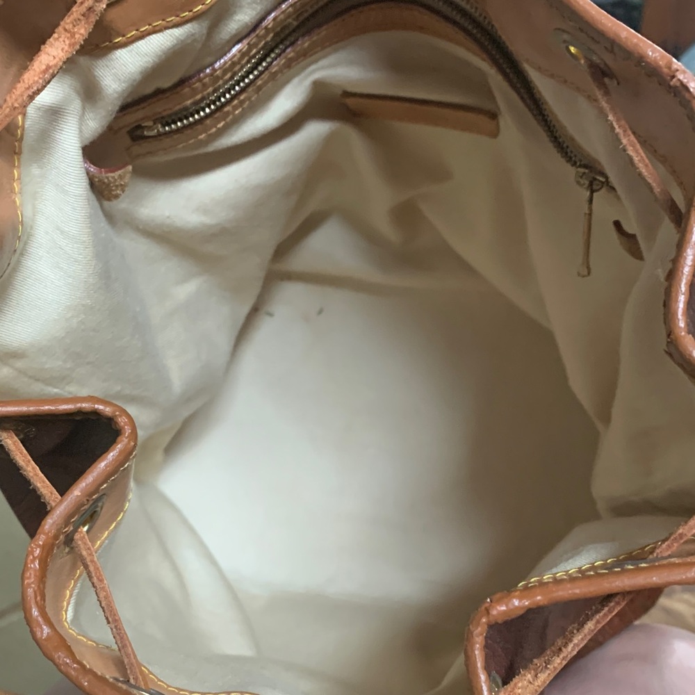 Etro Milano Elegant Tan Leather Women's Drawstring Bag  EUC - Picture 4 of 11